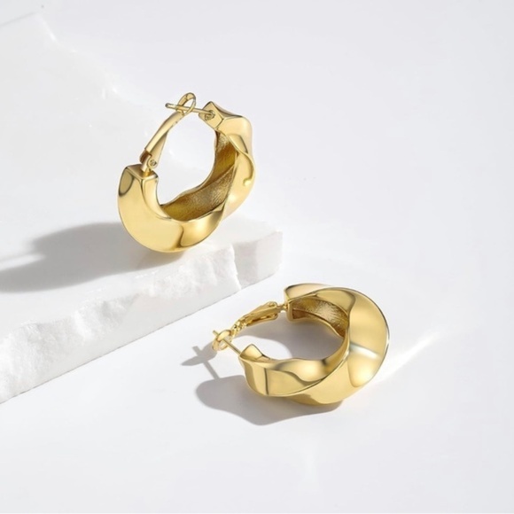 GOLD 14k Gold Plated Twist Hoop Earrings - Picture 1 of 5